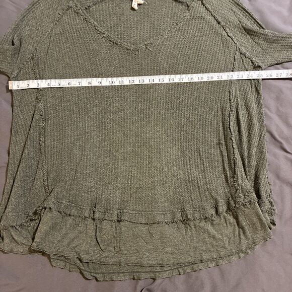 We The Free Long Sleeve Boho Waffle Knit Flowy Top Women's Large Green - Picture 8 of 9